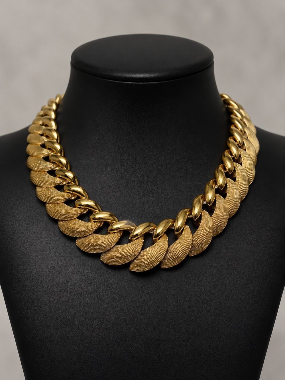 Vintage 1980’s Napier Gold Tone Textured Chunky Statement Choker Necklace